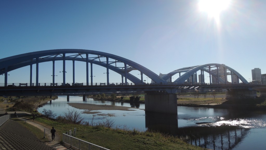 多摩川の丸子橋風景