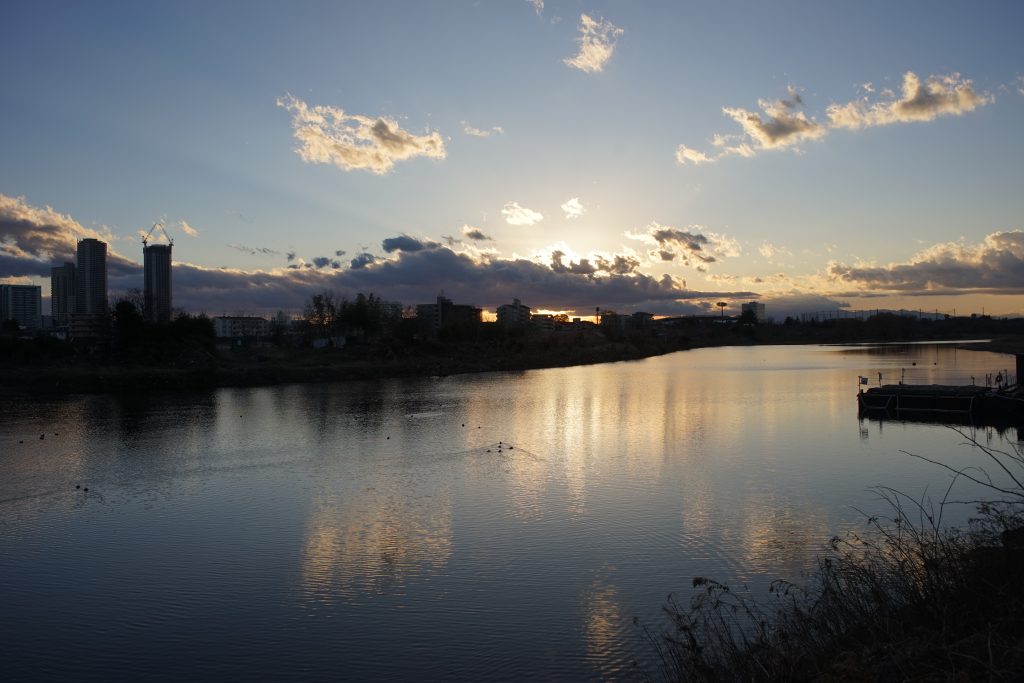 多摩川の夕日20180102