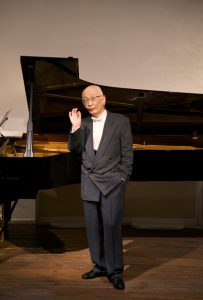 ホテルを歌うバリトンの山中信