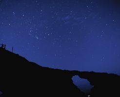 馬の背洞門の星景写真