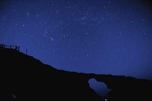 馬の背洞門の星景写真