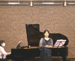 THさんの歌う姿