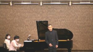 TNTさんの歌う姿