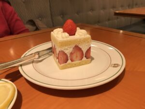 ホテルニューグランド　ザ・カフェのショートケーキ