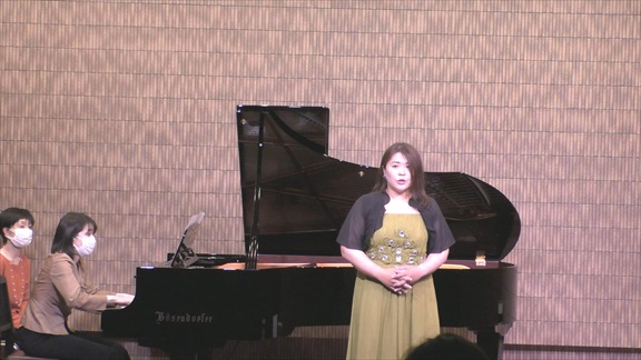 ピッチを高く喉は深く